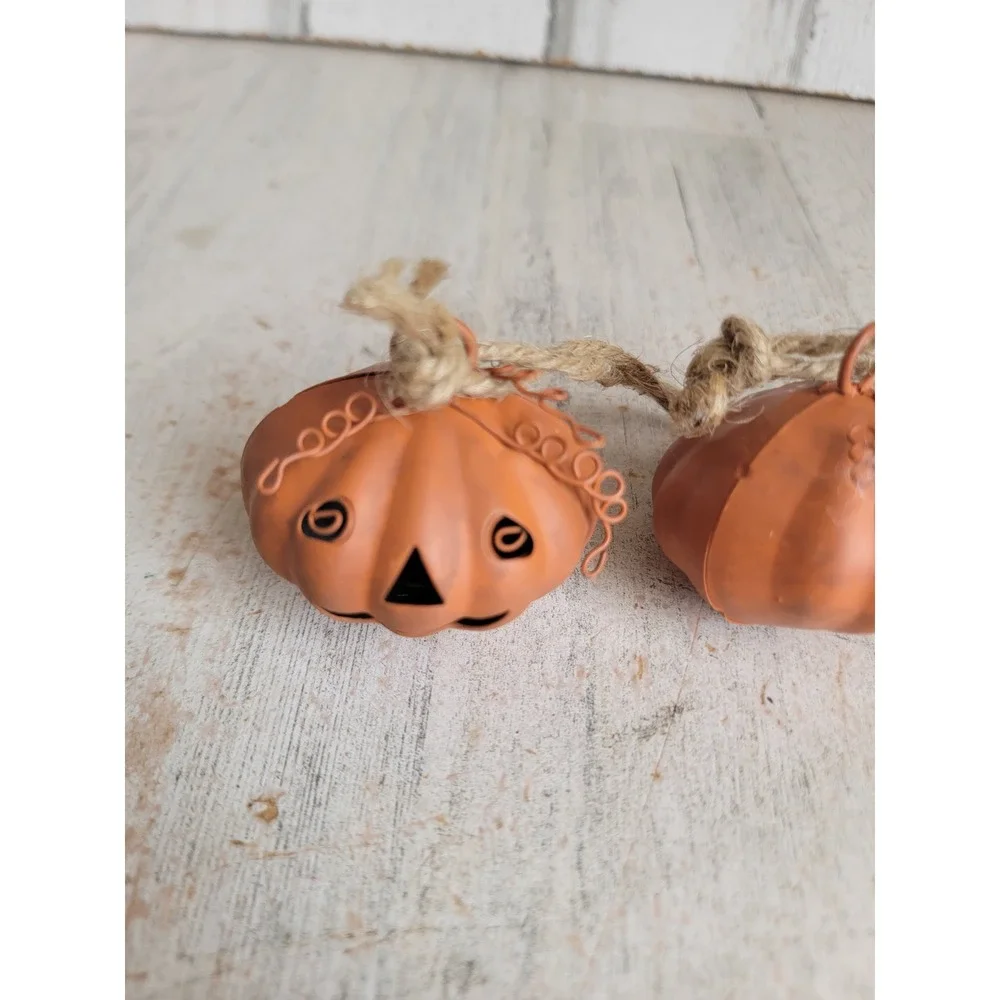 Vintage rustic pumpkin metal bell set Halloween jack O'Lantern home decor
